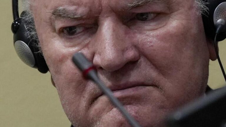 Muere el general serbobosnio Ratko Mladic, condenado por genocidio