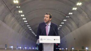 Óscar Puente adelanta el desembarco de Renfe en Portugal tras las dificultades en Francia