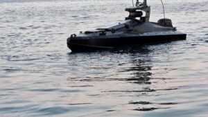 Rumanía destruye un dron ruso con carga explosiva cerca de una plataforma gasística
