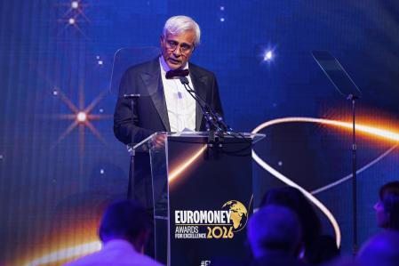 Mahesh Aditya, CEO de Santander UK, recogió el premio del Mejor Banco del Mundo 2026