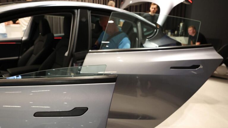 Tesla y otros fabricantes llaman a revisión a 4,3 millones de vehículos en China por su seguridad