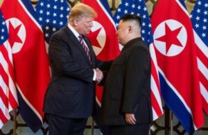 Trump atribuye la reducción de maniobras militares con Seúl a su relación con Kim Jong Un