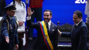 Varios ataques con explosivos marcan el primer día de mandato del presidente De la Espriella en Colombia