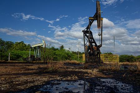 Venezuela estudia abandonar la OPEP mientras estrecha su alianza petrolera con EE.UU.