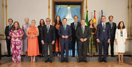 Foto de familia del nuevo Gobierno andaluz.