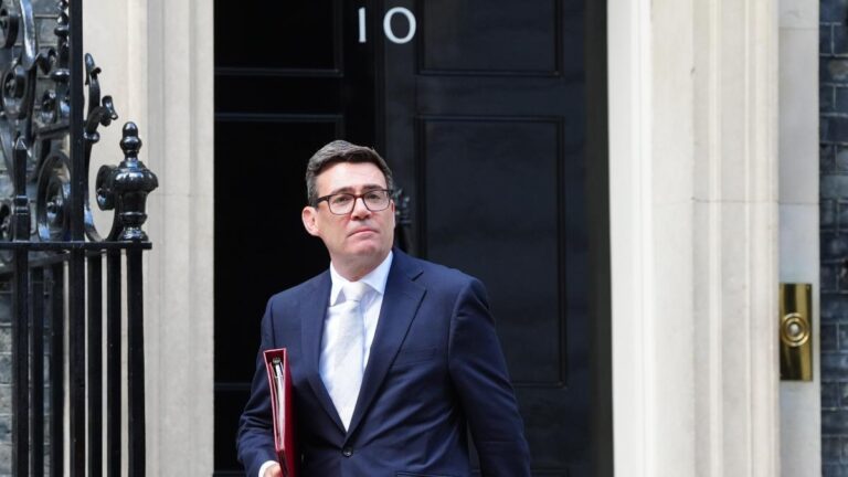 Andy Burnham culpa al Brexit del lento crecimiento económico de la última década