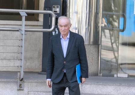 El juez Juan Carlos Peinado saliendo de los juzgados de la Plaza Castilla de Madrid.