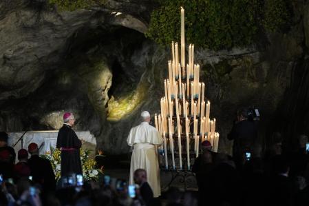 El Papa reúne a 800.000 personas en la misa de París