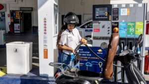 El precio de la gasolina se dispara casi un 5% y alcanza su máximo desde agosto del 2022