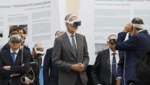 El Rey se adentra en 125 años de electricidad