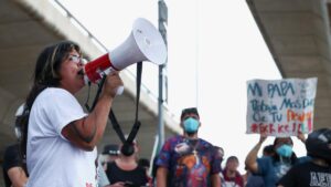 El Supremo de EE.UU. permite a Trump reactivar las deportaciones a terceros países