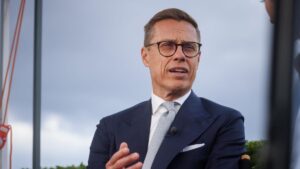 Finlandia insta a Musk a ayudar a Ucrania a atacar lanzadores de misiles dentro de Rusia