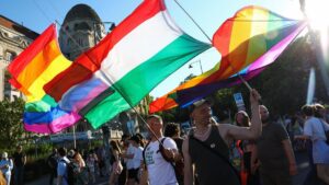 Hungría presenta un proyecto de ley para derogar las normas anti-LGTBI de la era Orbán
