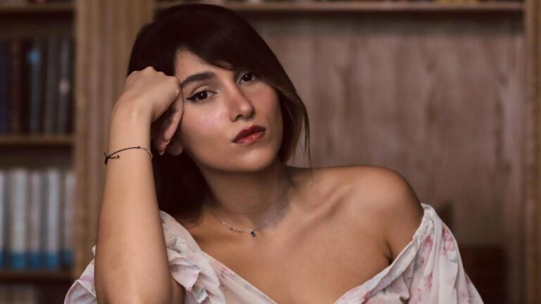 Irán confirma la condena a 74 latigazos contra Parastoo Ahmadi por ofrecer un concierto sin velo en Youtube