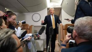 La Casa Blanca excluye a la CNN del Air Force One en un viaje de Trump a un partido de fútbol