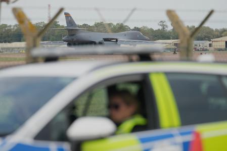Controles policiales junto a la base militar