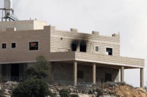 Más de un centenar de colonos atacan una aldea palestina en Cisjordania