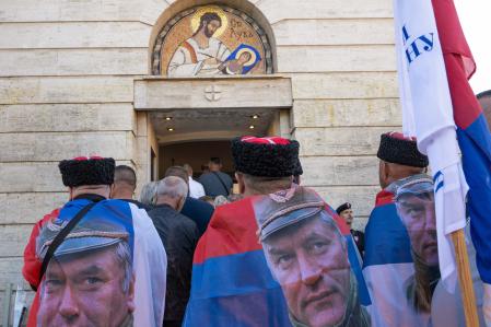 Serbia entierra a Ratko Mladic, el ‘carnicero de Bosnia’, condenado por genocidio