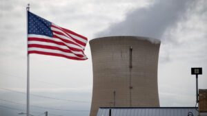 Trump deroga los límites a las emisiones de efecto invernadero para centrales eléctricas de gas y carbón