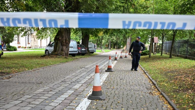 Un ataque con cuchillo en una abadía polaca causa un muerto y cinco heridos