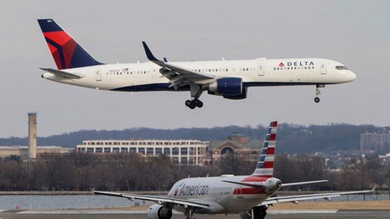 Un avión de Delta aterriza de emergencia en Oporto tras detectarse humo en la cabina