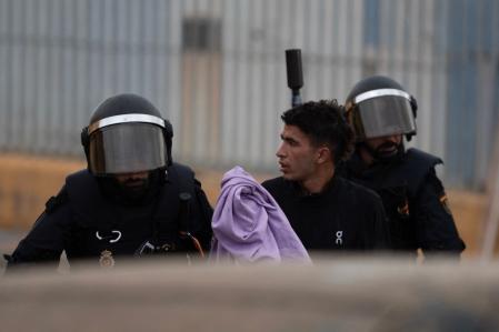 El operativo comenzó a primera hora de la mañana y se extendió por varios barrios y el entorno del Tarajal.