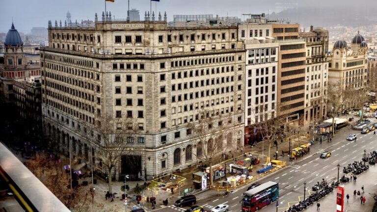 El Banco de España arranca la transformación de la sede de Barcelona en un centro de IA