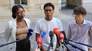 El Gobierno francés intenta detener una protesta estudiantil que gana amplitud