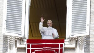 El papa León XIV anuncia que será operado de un nódulo en el pulmón