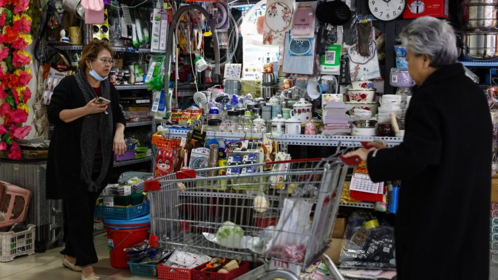 El PIB chino crece más de lo esperado, un 4,5%, por las exportaciones y la industria