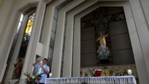 Fallece el redentorista Patricio Sánchez tras el desplome de una cruz en plena misa en Guayaquil