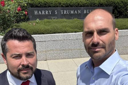 Flavio Bolsonaro se suma a la lista de prófugos de la justicia de la extrema derecha brasileña