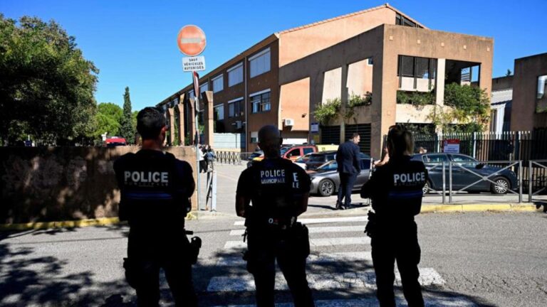 Francia investiga una posible motivación terrorista en el tiroteo del colegio cerca de Marsella