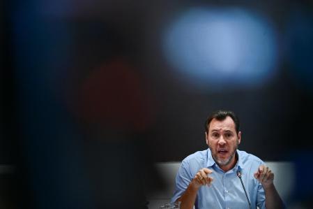 El ministro en su comparecencia