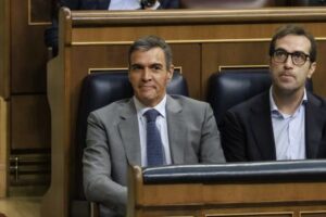 La propuesta sobre migración del G-8 a Sánchez //Prisa cierra la ruinosa inversión de Cebrián en ‘Le Monde’