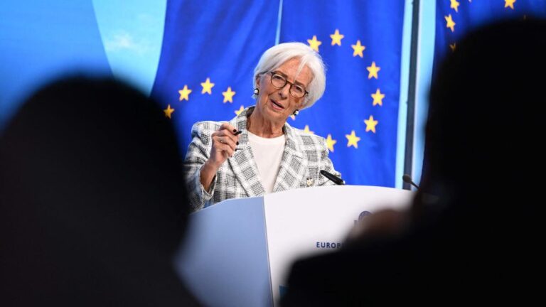 Lagarde dimite: “No puedo permanecer neutral, quiero recuperar la libertad de expresión”