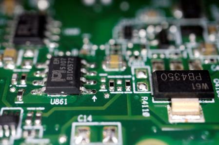 Los chips y los vehículos eléctricos impulsan la exportación china un 36% en septiembre