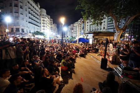 Concentración en València en honor a Maricarmen