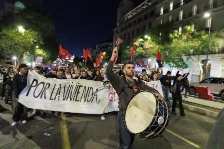La marcha recorre el centro de Madrid entre la Puerta del Sol y la que fue la vivienda de Maricarmen