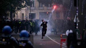 Marcha en Francia contra la extrema derecha mientras se reúne el Frente Nacional