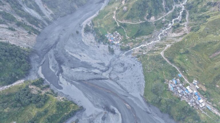 Otra riada en Nepal arrasa un pueblo y deja al menos cinco desaparecidos