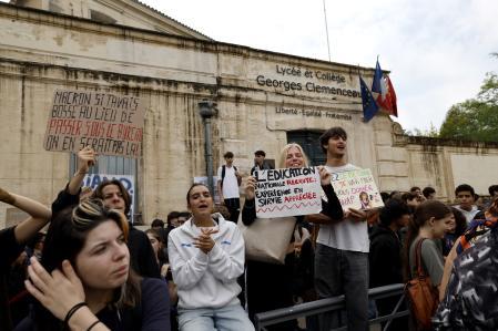 Un menor pierde una mano a causa de una granada en las protestas educativas en Francia